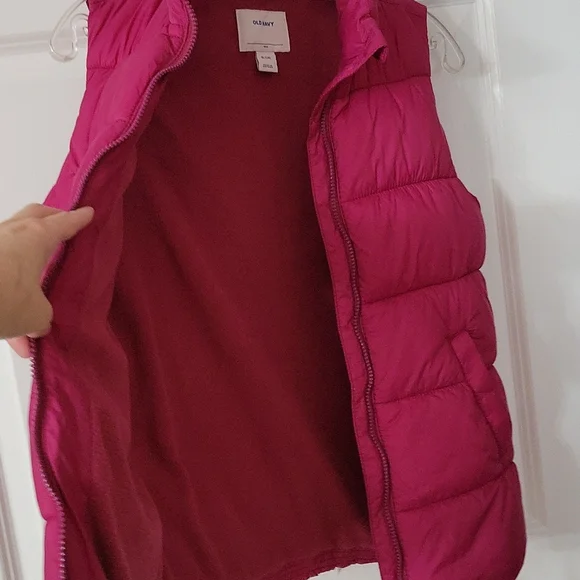 Old Navy kids puffer vest - Picture 6 of 6